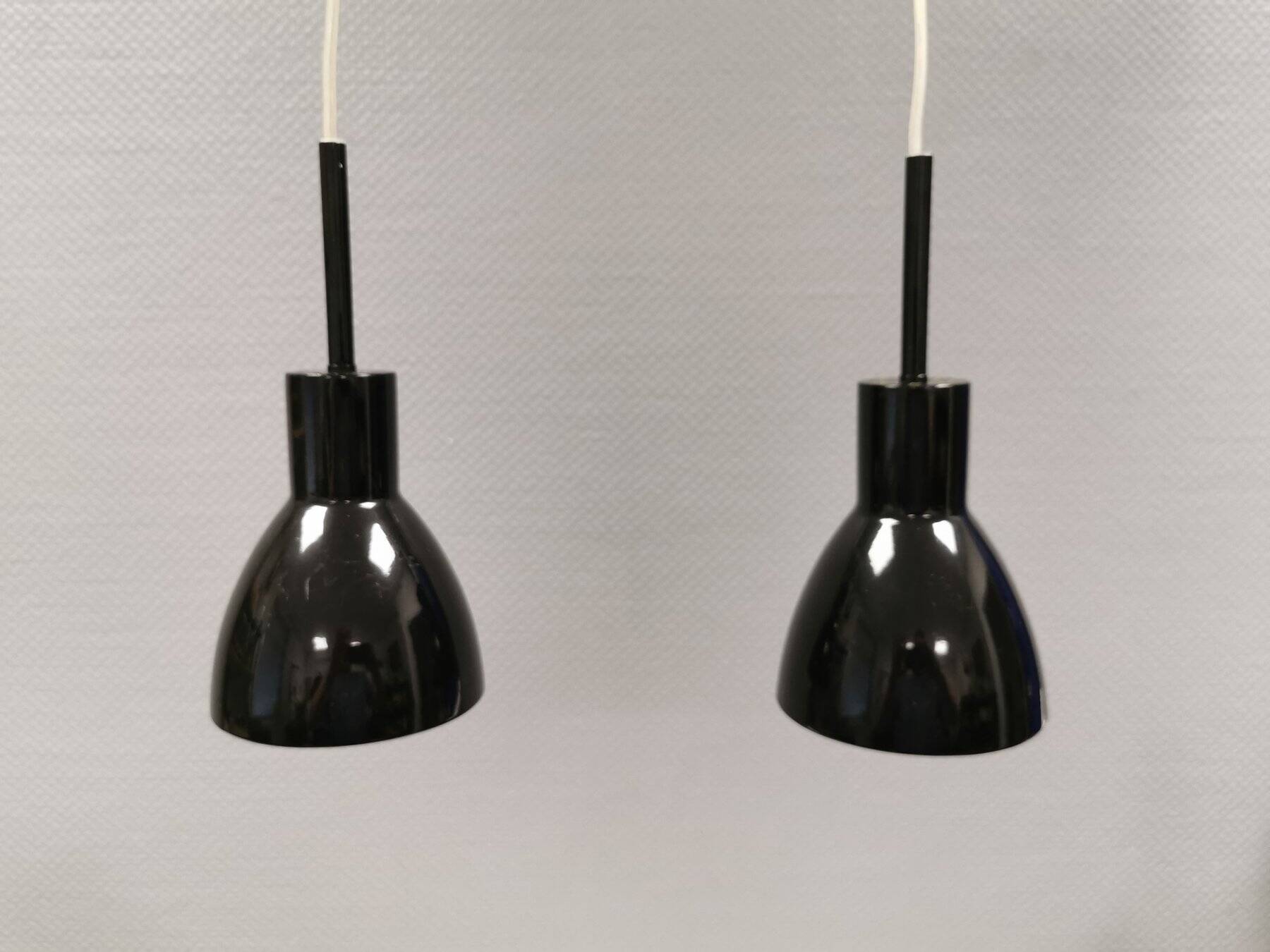 Deux petites suspensions danoises de Frandsen Lighting