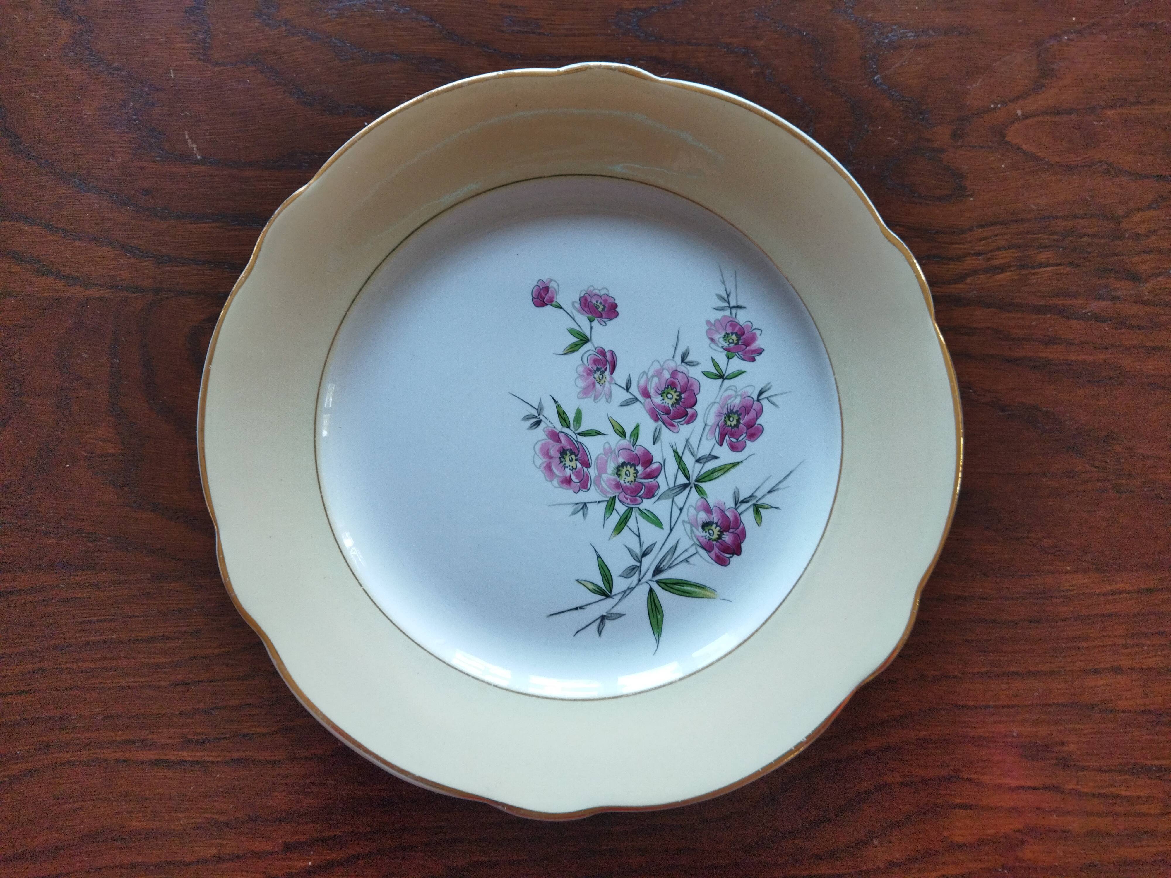 8 assiettes plates K&G Lunéville