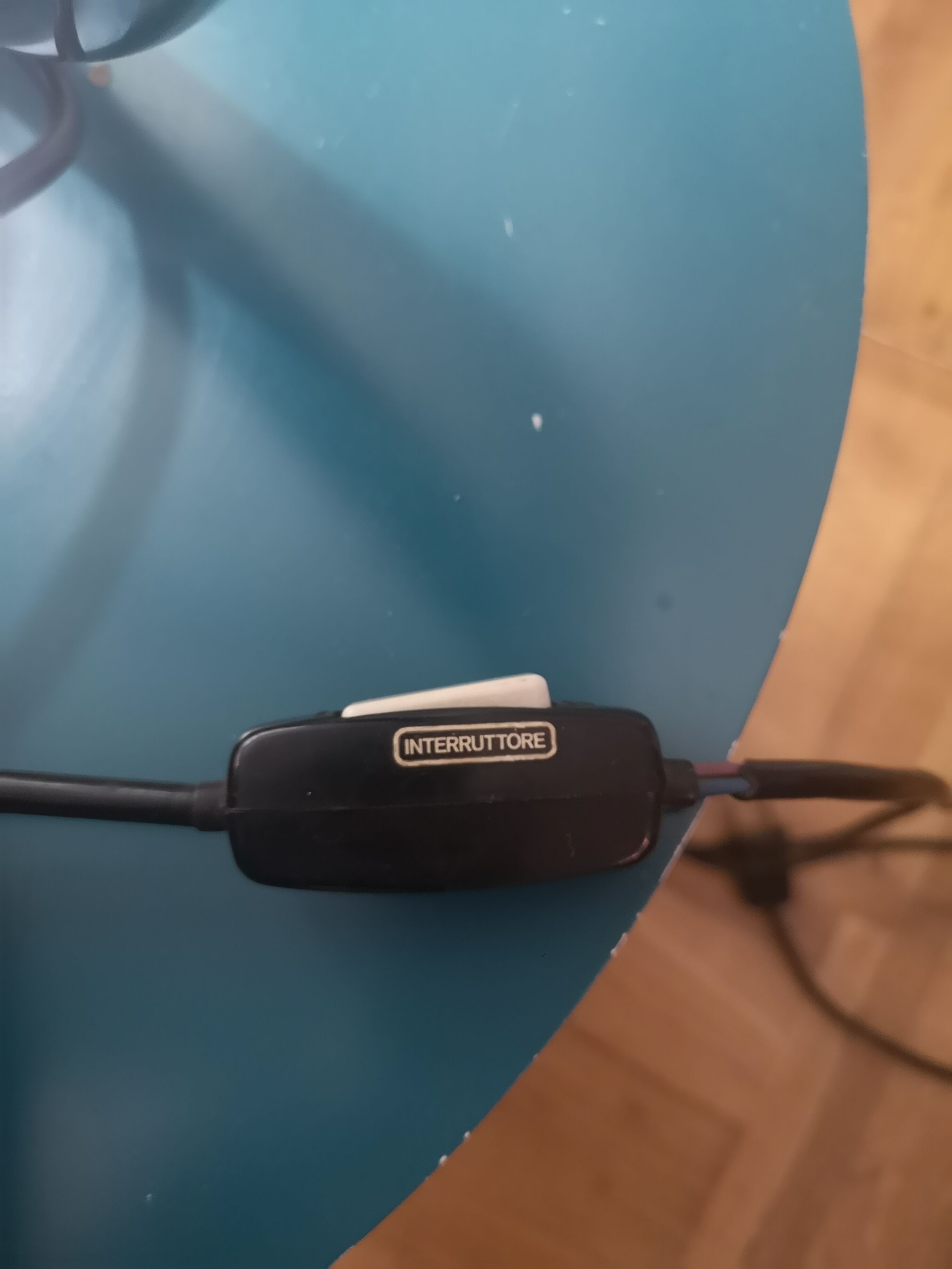 Leo Martinelli's meandering lamp