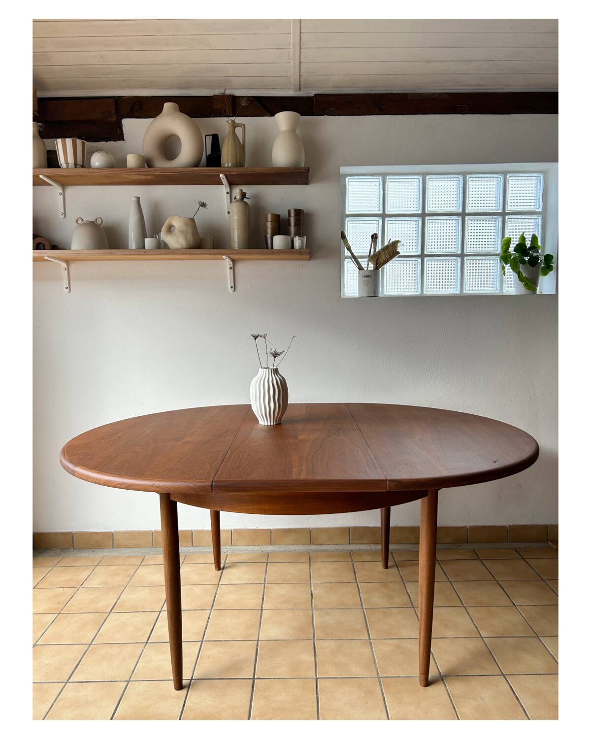 1960s extendable round table