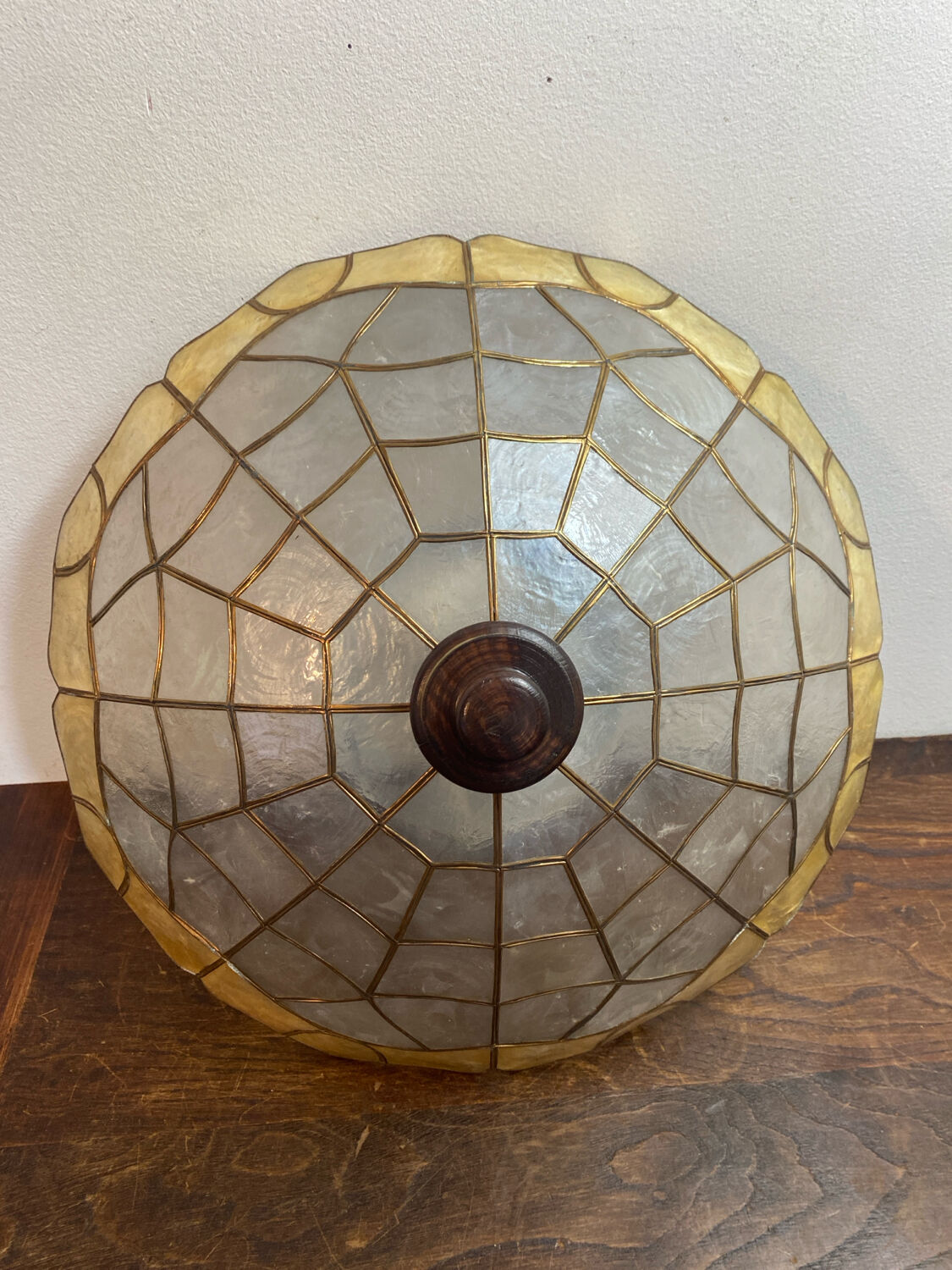 Ceiling light in mother-of-pearl and brass