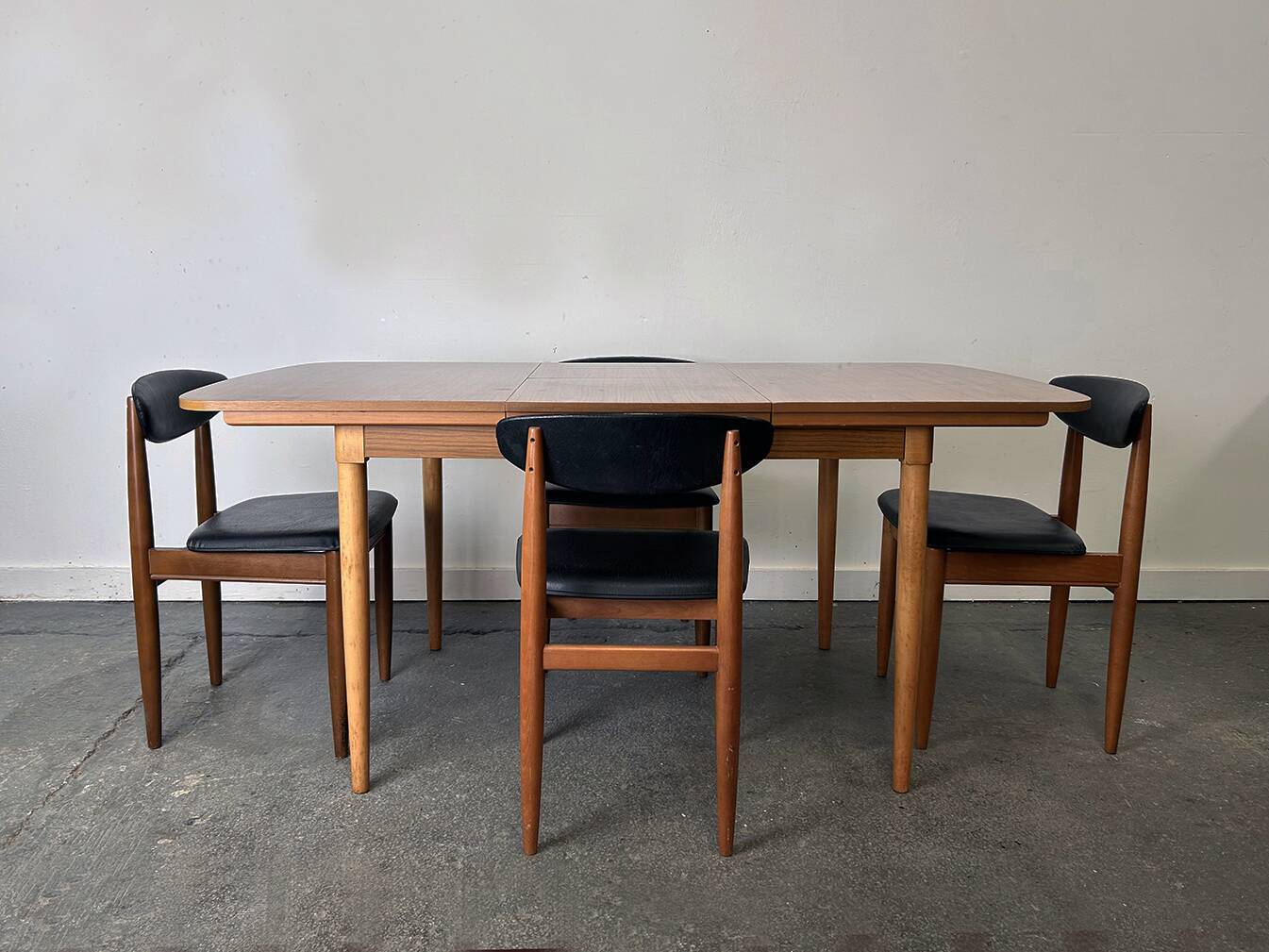 1960/70s Schreiber Mid-Century extending dining table 4 matching dining cha