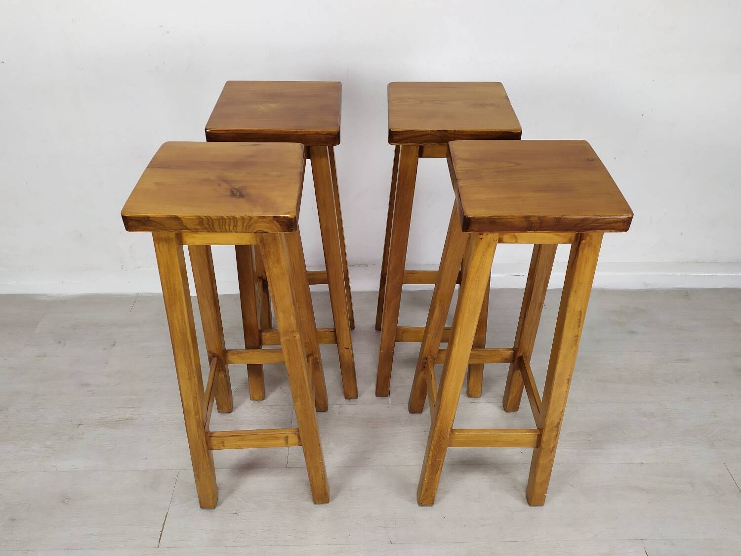 4 tabourets de bar bois vintage