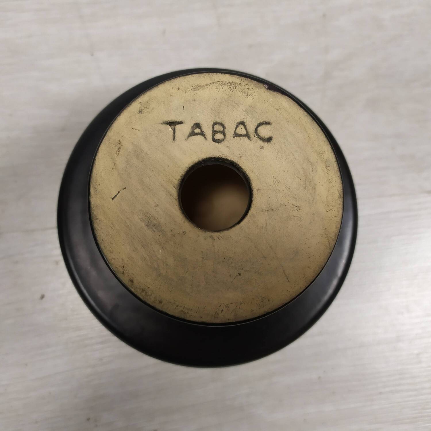 Ceramic ashtray base 50