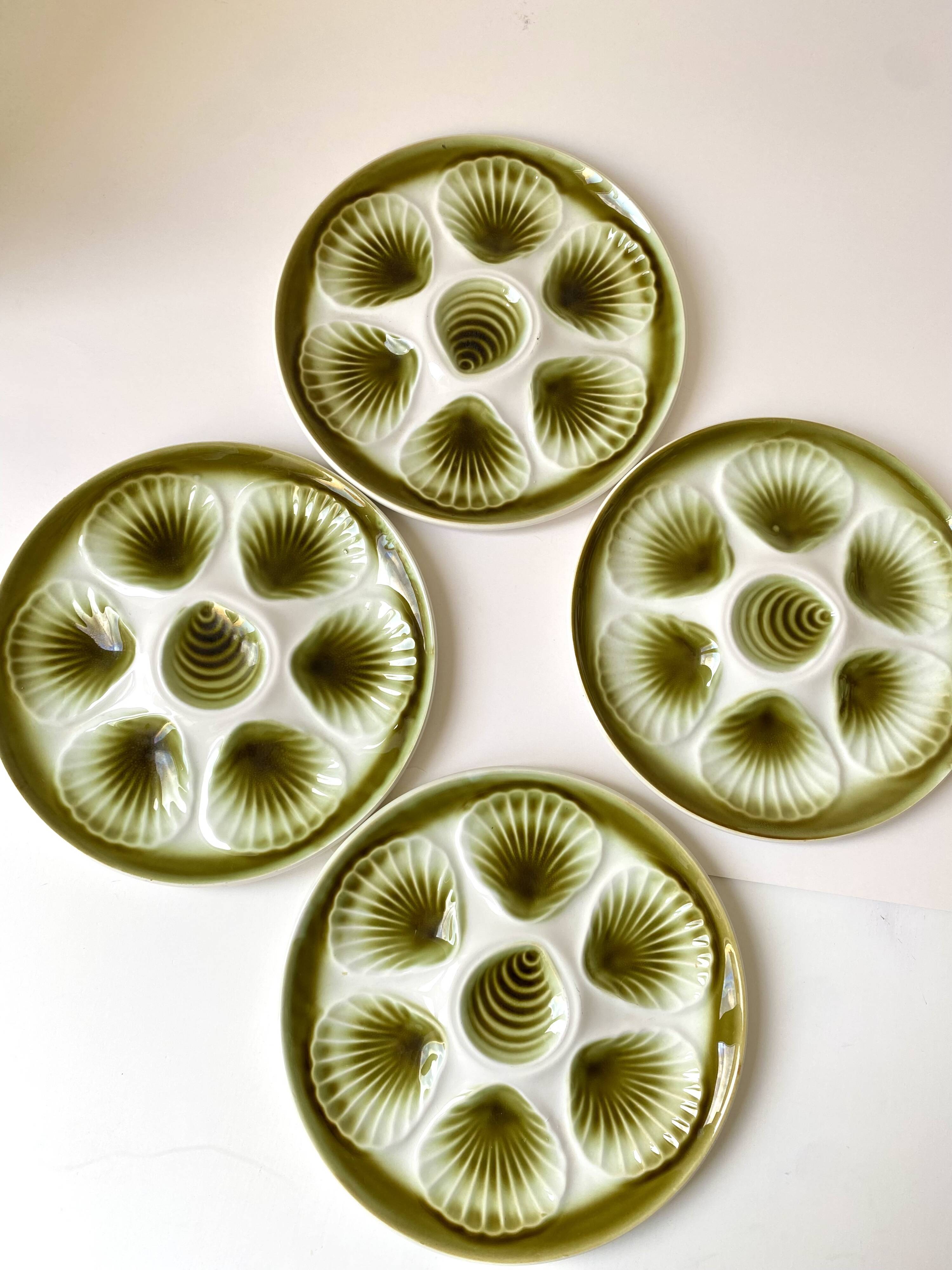 4 vintage Moulin des Loups oyster plates