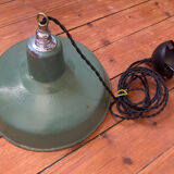 Green metal workshop pendant lamp