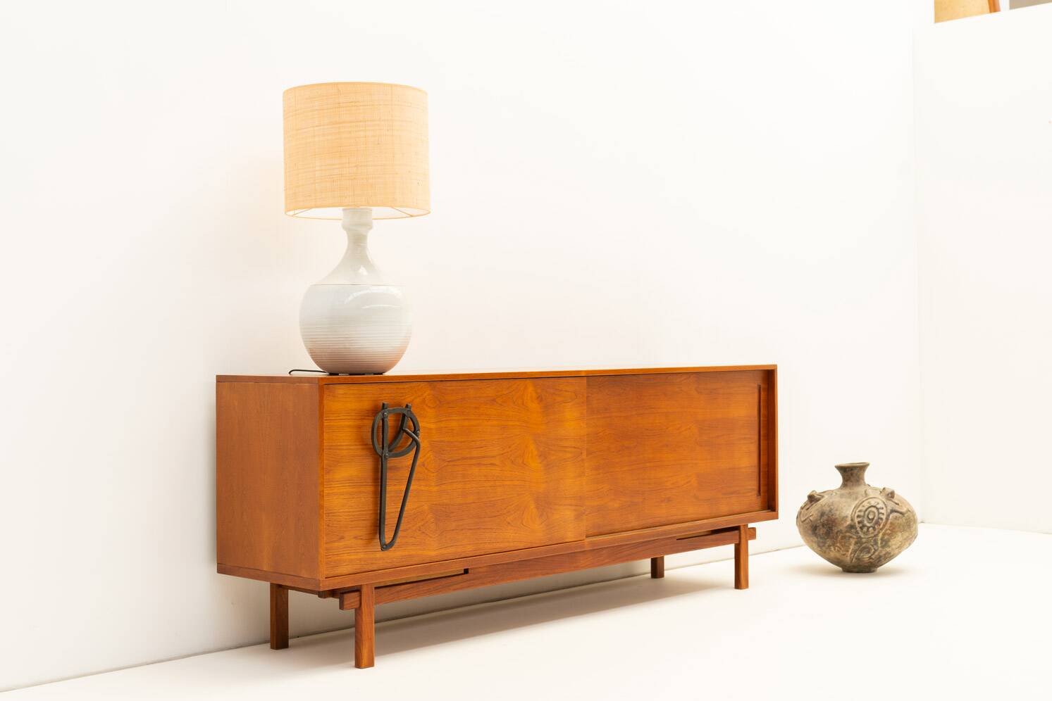 Elegant French White ceramic table lamp