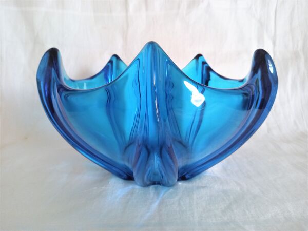 Vase Art Déco en cristal de couleur bleu électrique