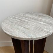 Side table in marble / solid oak