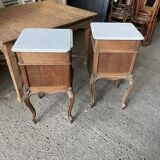 Paire de tables de chevet anciennes