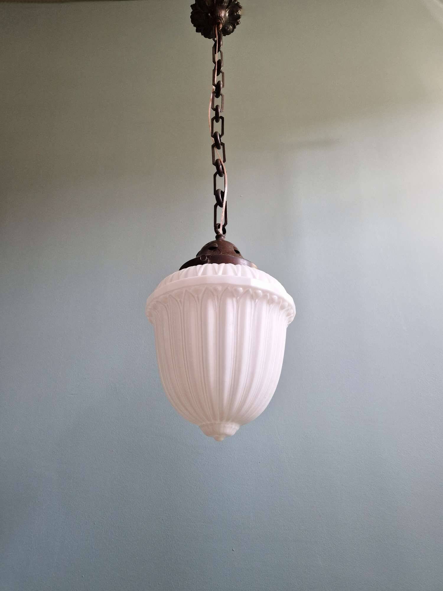 Art Deco suspension in pressed white opaline, 1920-30.