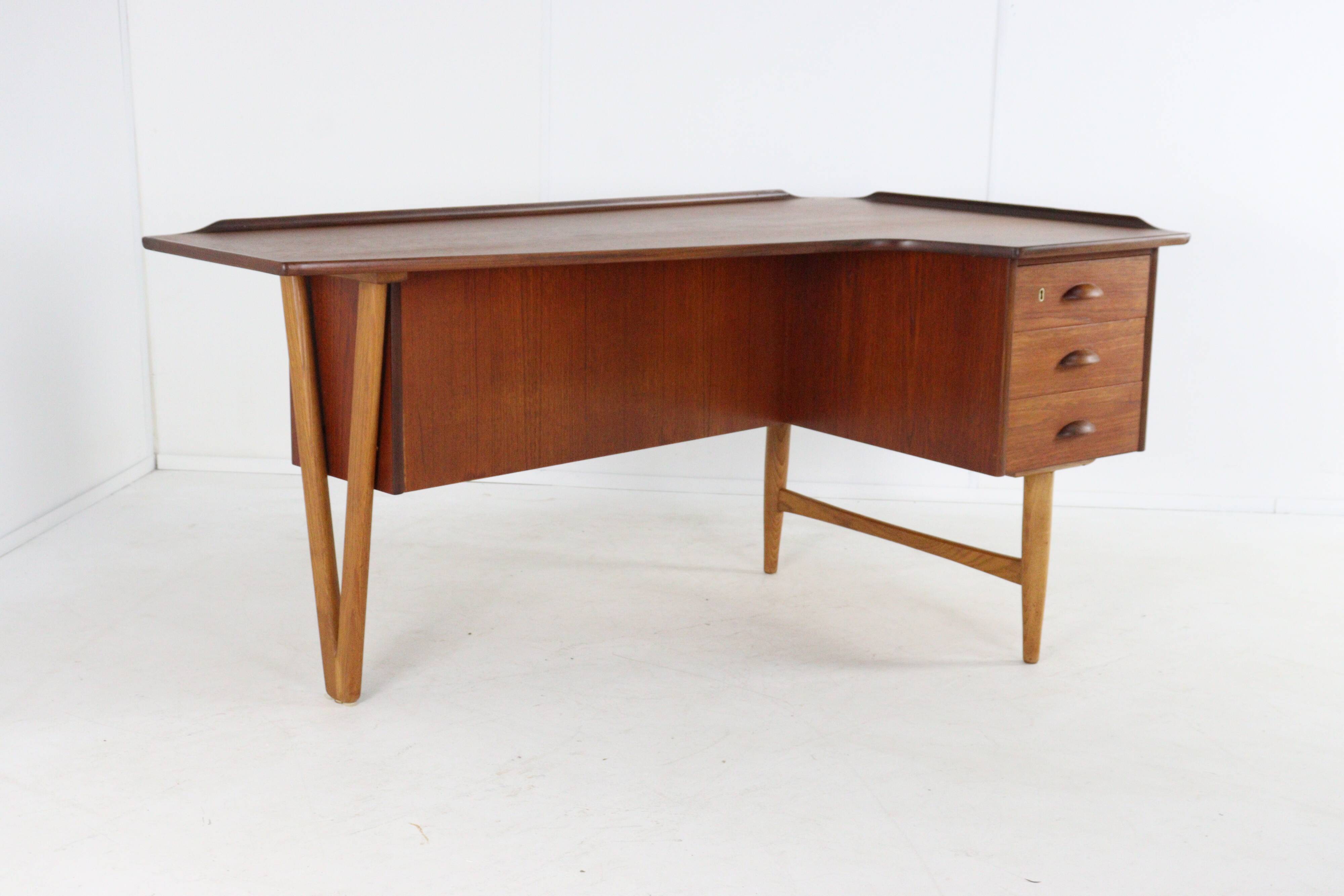 Danish boomerang desk by Peter Løvig Nielsen for Hedensted Møbelfabrik