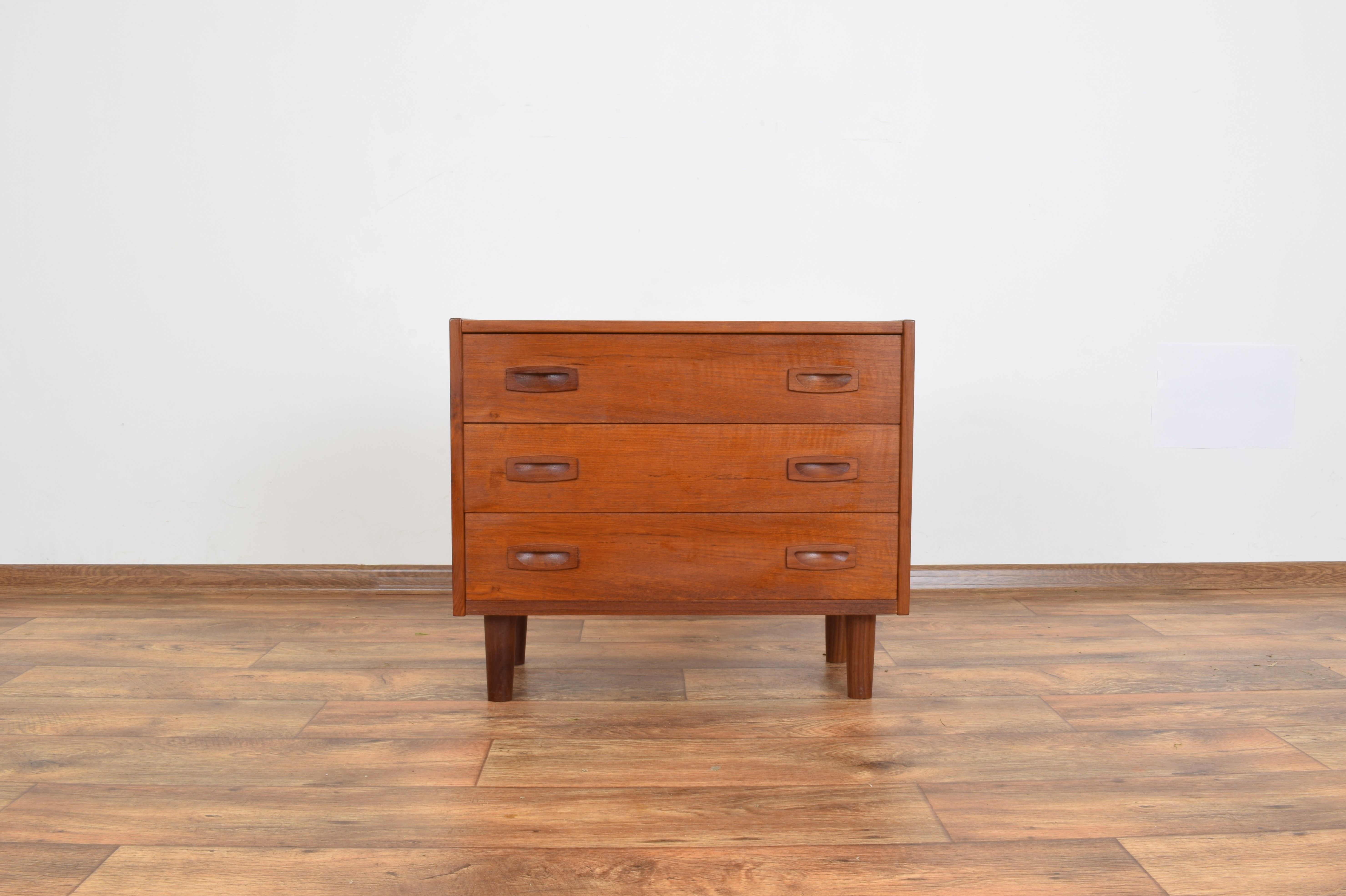 Commode en teck danoise années 1960