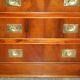 Buffet militaire vintage en bois d'if moucheté - Cabinet bar