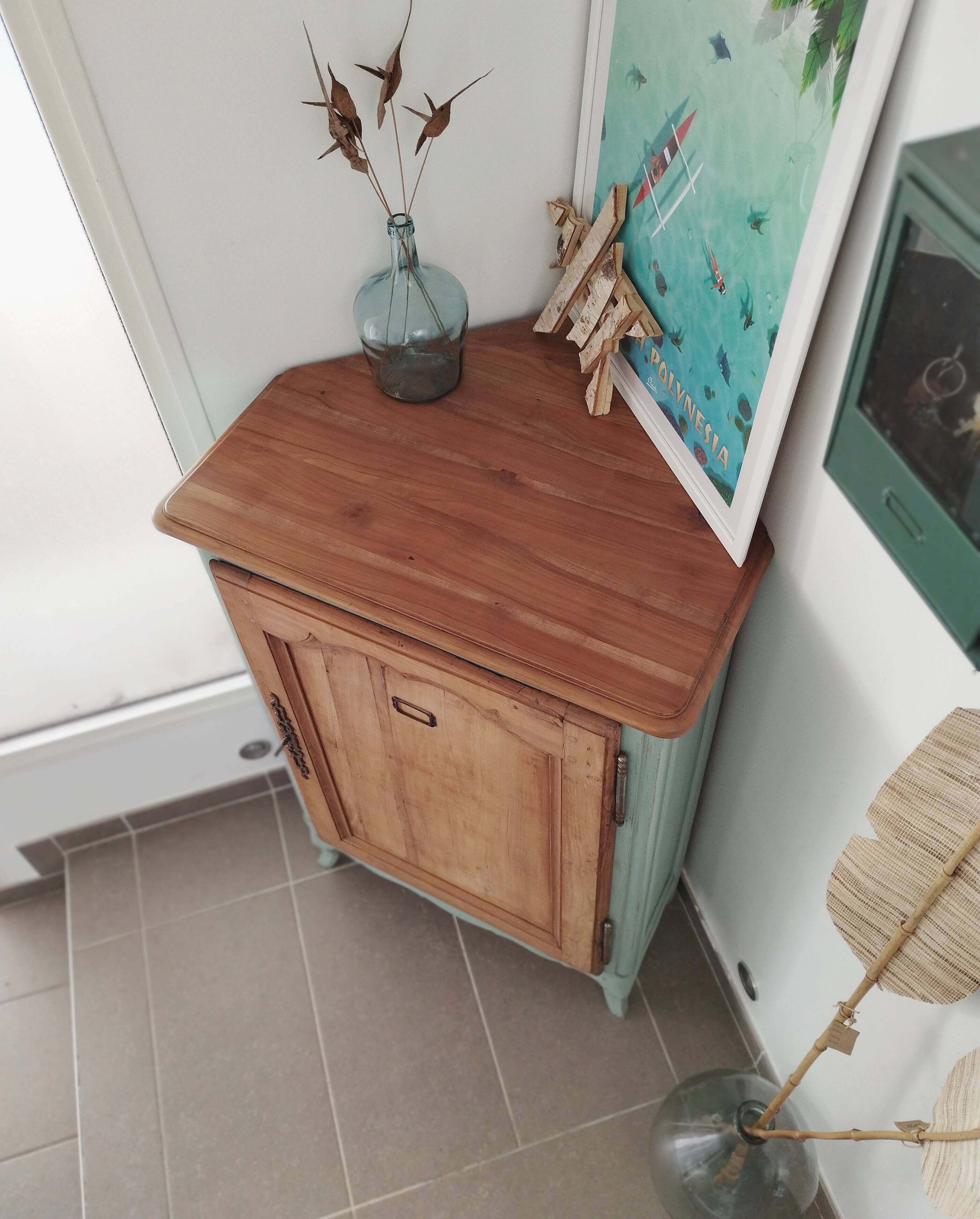 Large corner cabinet