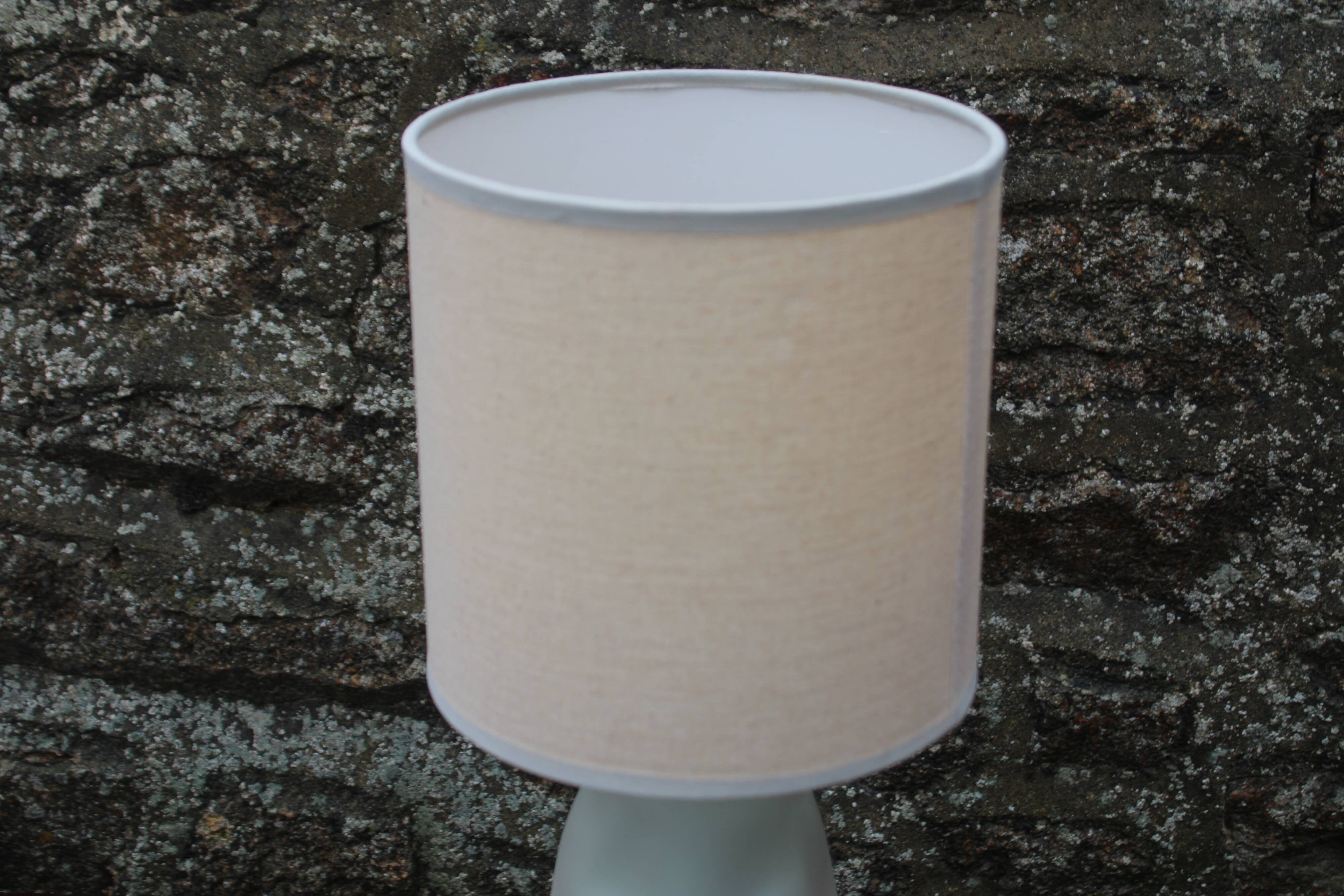 Lampe en céramique vert-gris, style minéral – H37