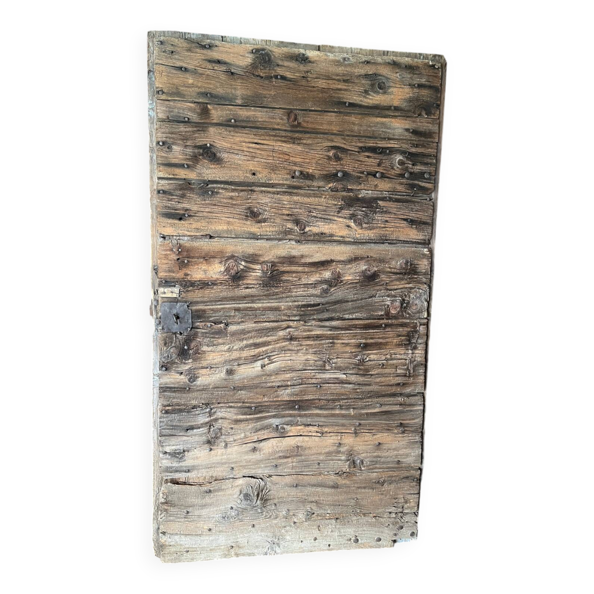 Ancienne porte cloutée