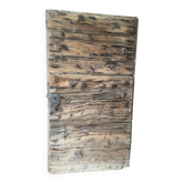 Ancienne porte cloutée