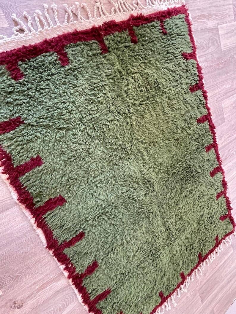 Traditional handmade pure wool rug, green, size 150 x 250 cm
