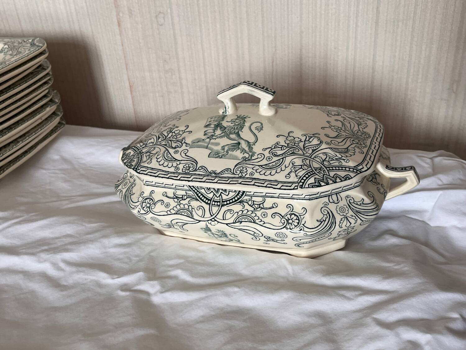 Lot of old saint-amand earthenware, fontana model – very good condition