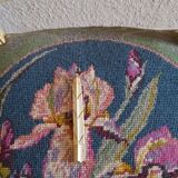 Nursing chair with iris pattern seat