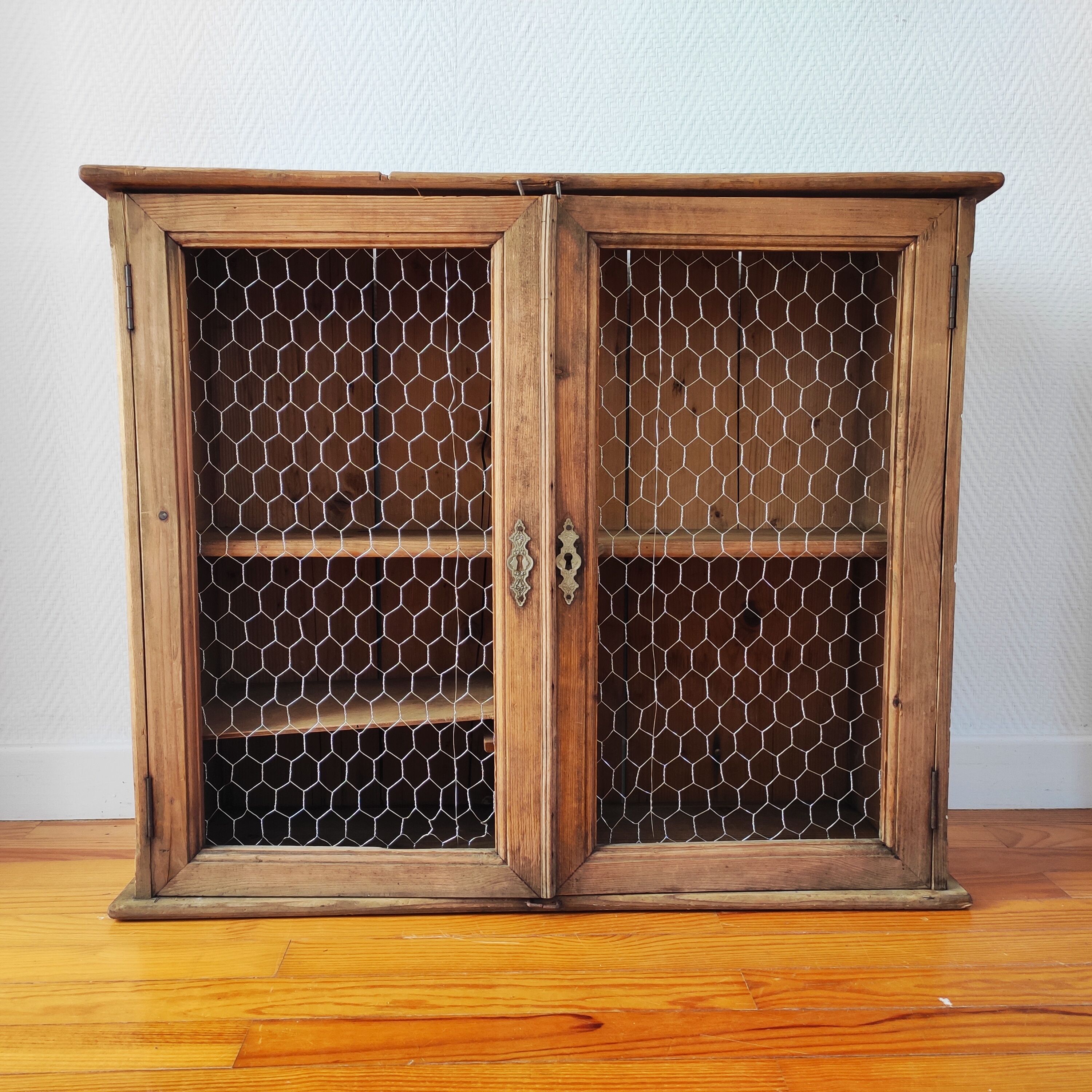 Old Parisian style buffet