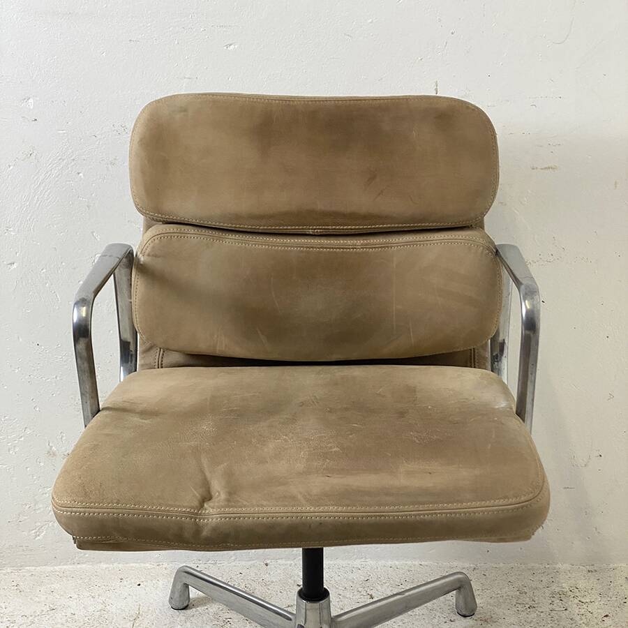 Eames office chair model 108 Herman Miller
