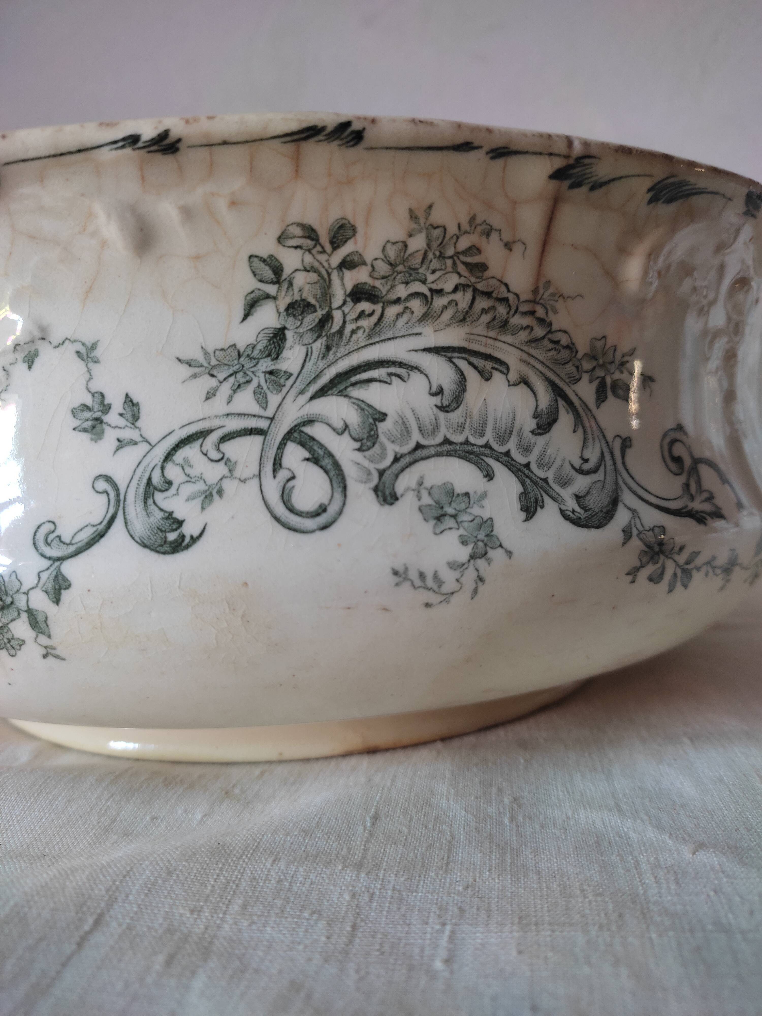 Earthenware bowl by Gien