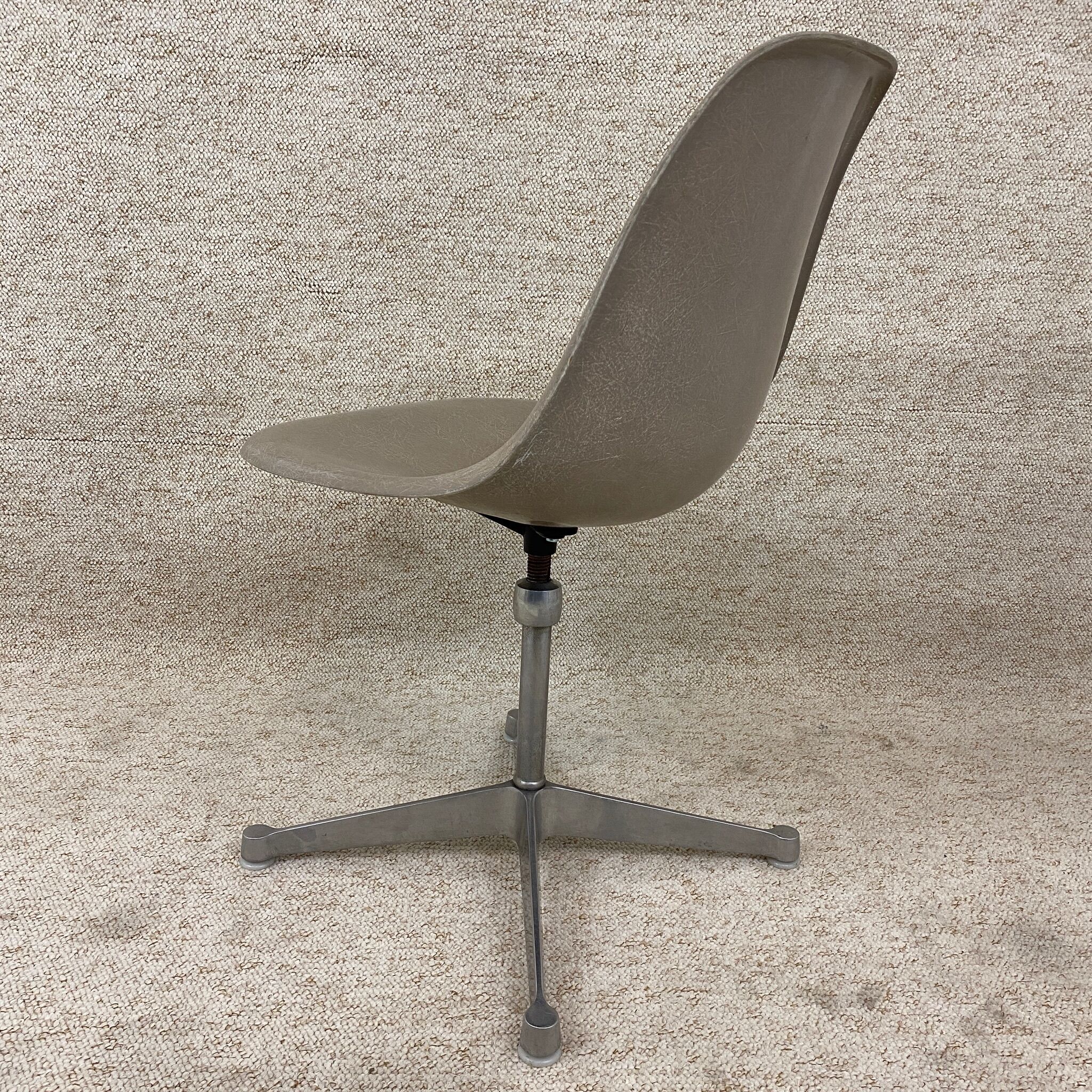 Eames chair fiberglass grey herman miller