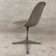 Chaise Eames fibre de verre grise Herman Miller