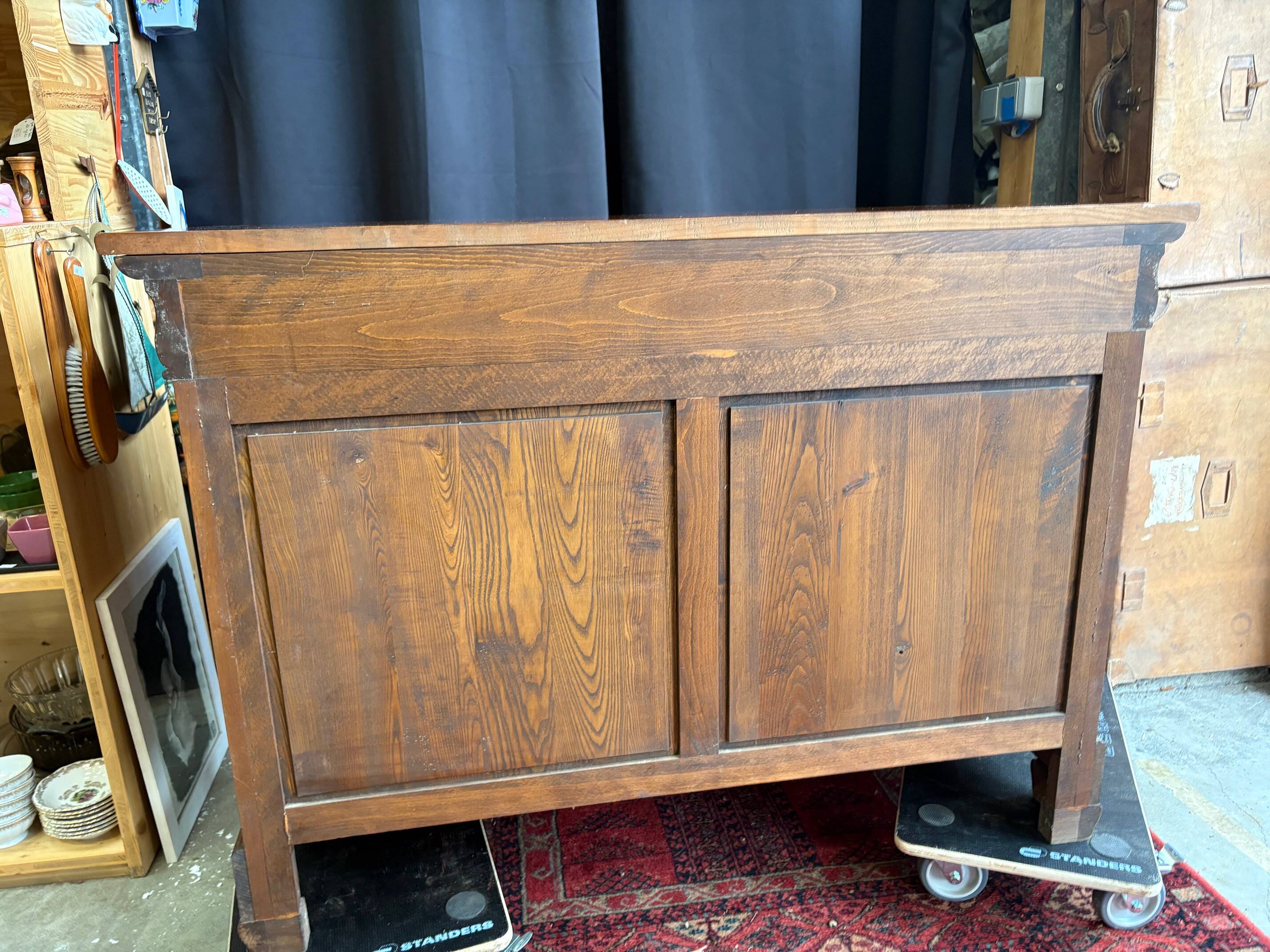 Commode style Louis-Philippe en bois massif