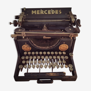 Machine à écrire mercedes