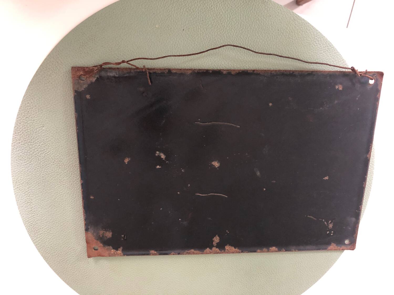 Enamel plate