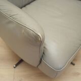 Leather swivel armchair, Italian design, 1990s, manufacture: Natuzzi