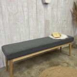 Scandinavian bench with curls