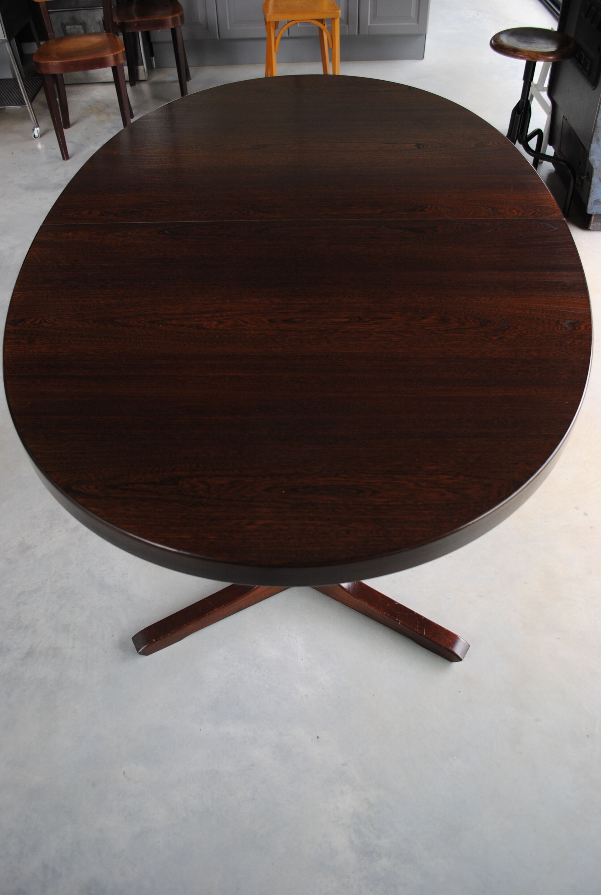 Table ovale Baumann