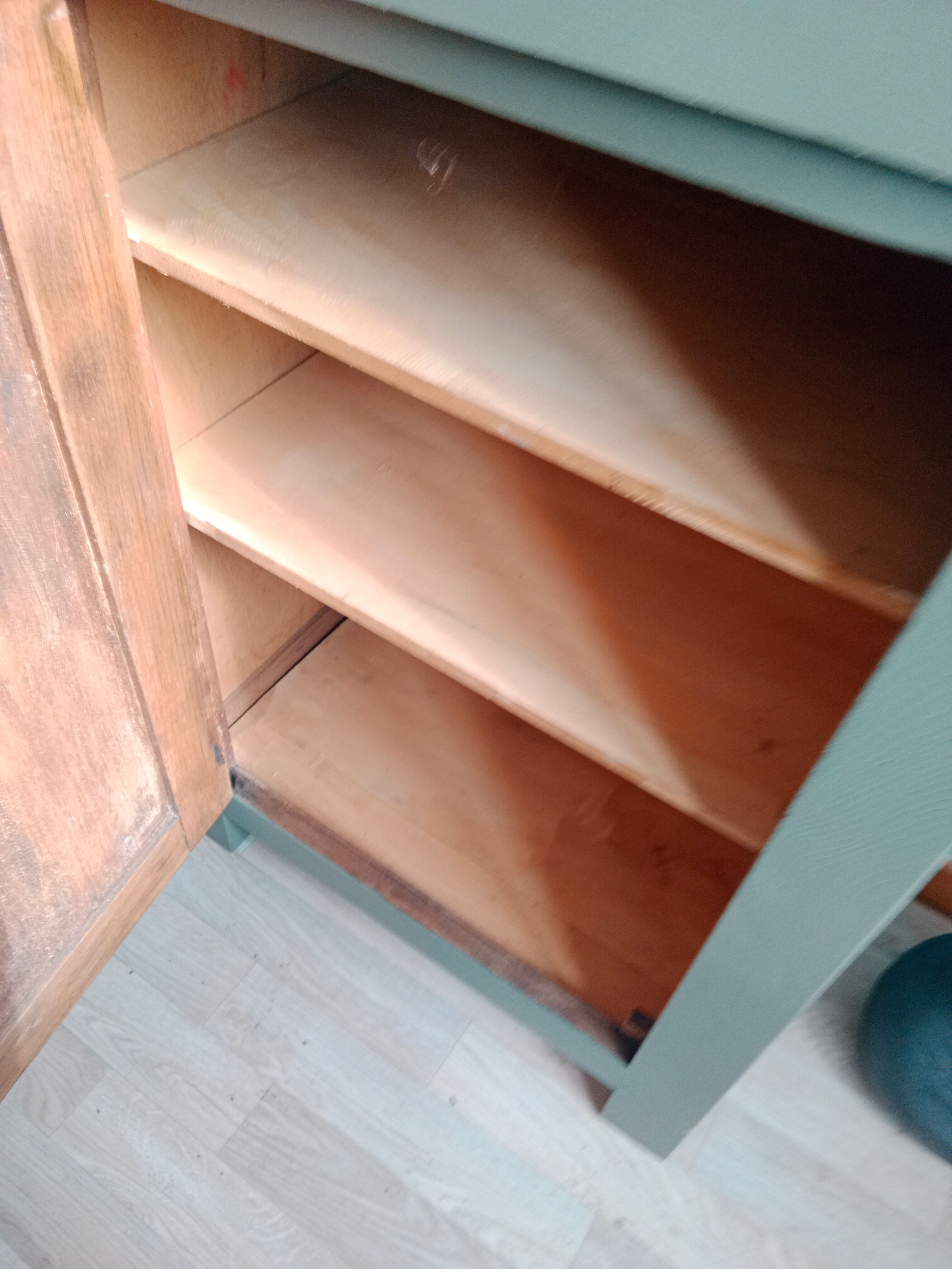 Parisian chest green of gray