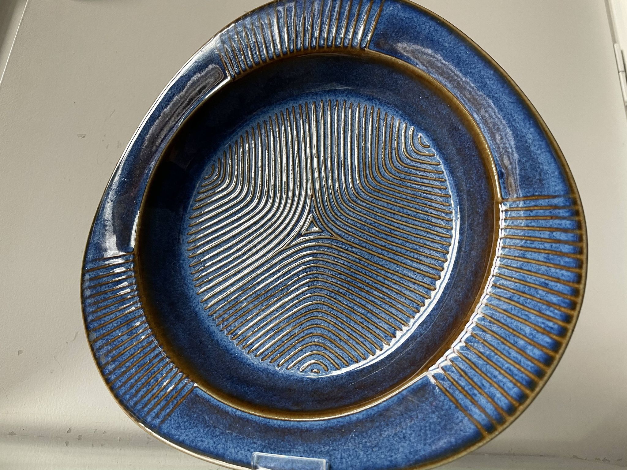 Assiette décorative danoise des années 1960 en grès