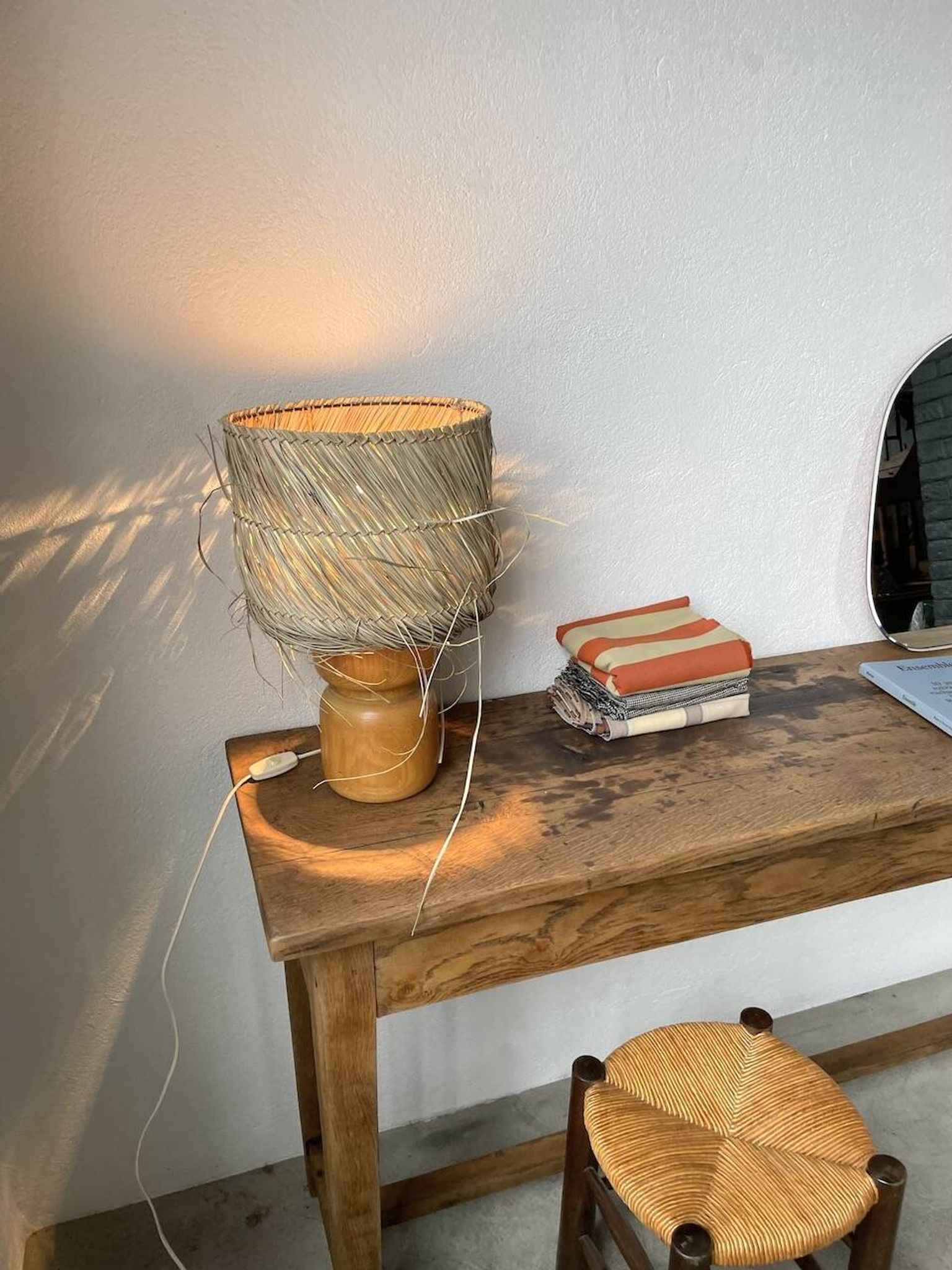 Lampe années 50 bois et paille
