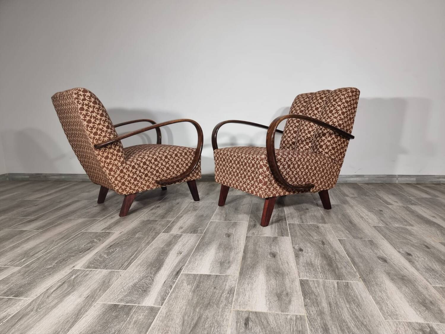 Art deco armchair by Jindrich Halabala