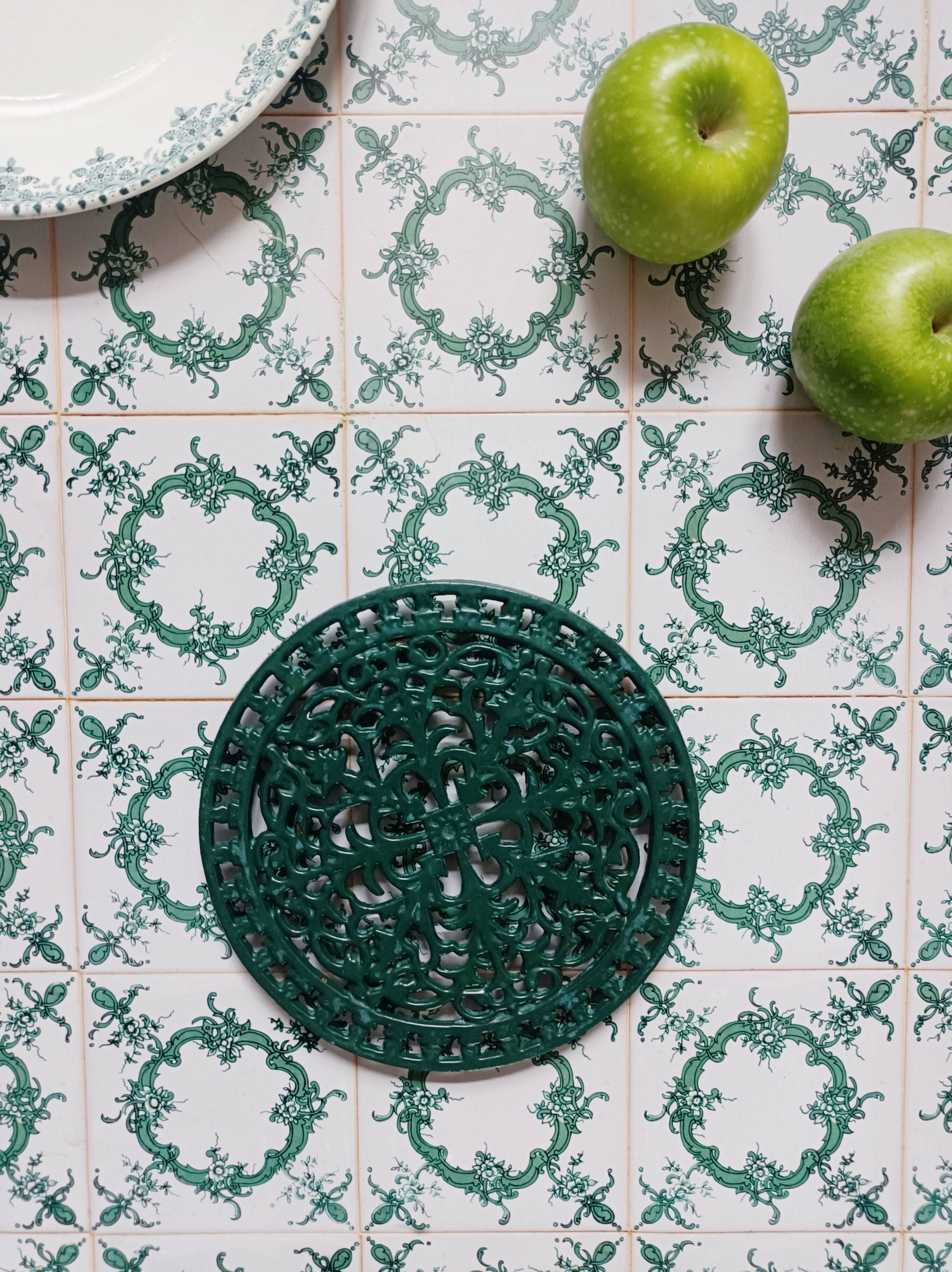 Cast iron trivet
