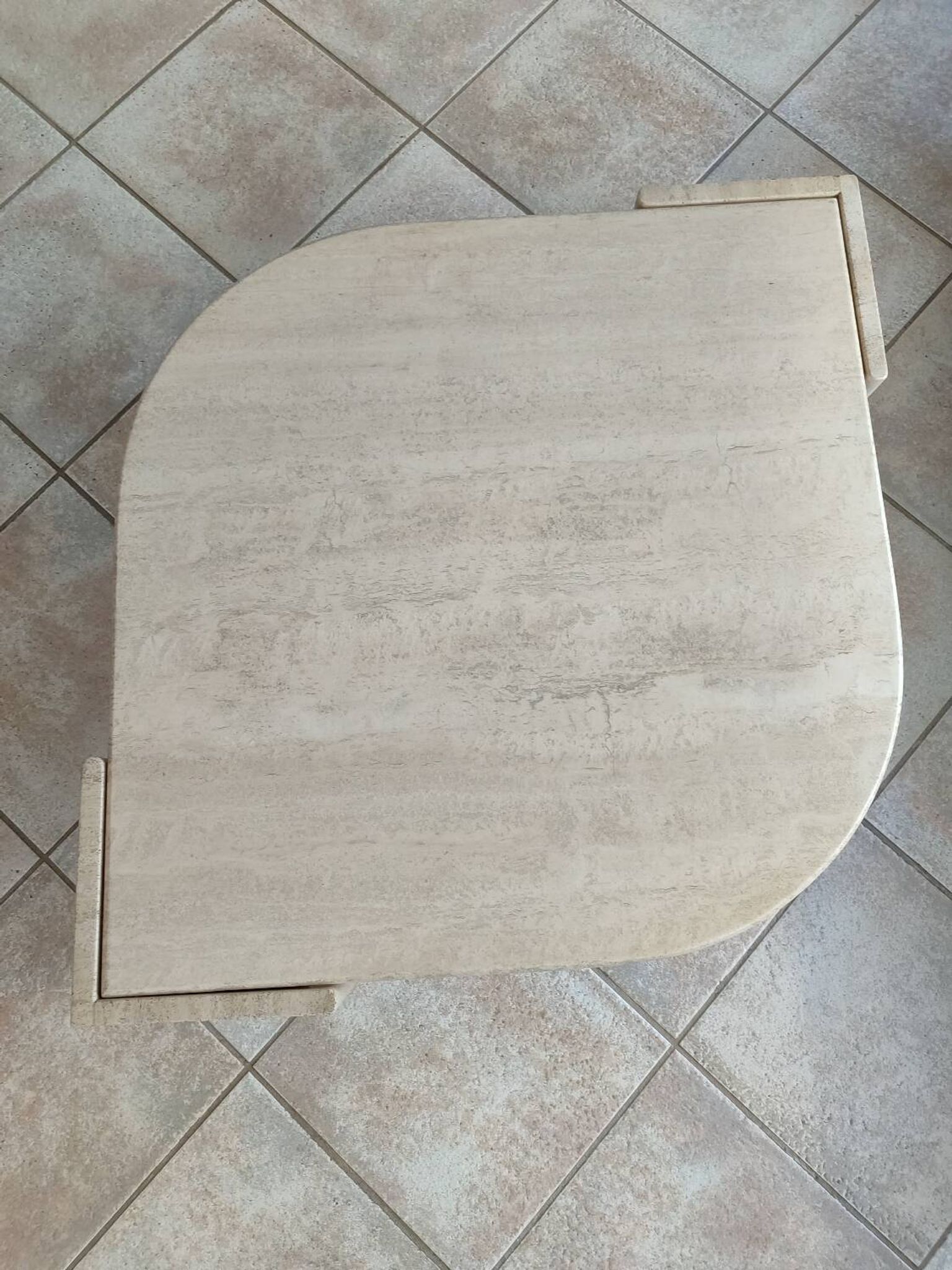 Table basse en travertin