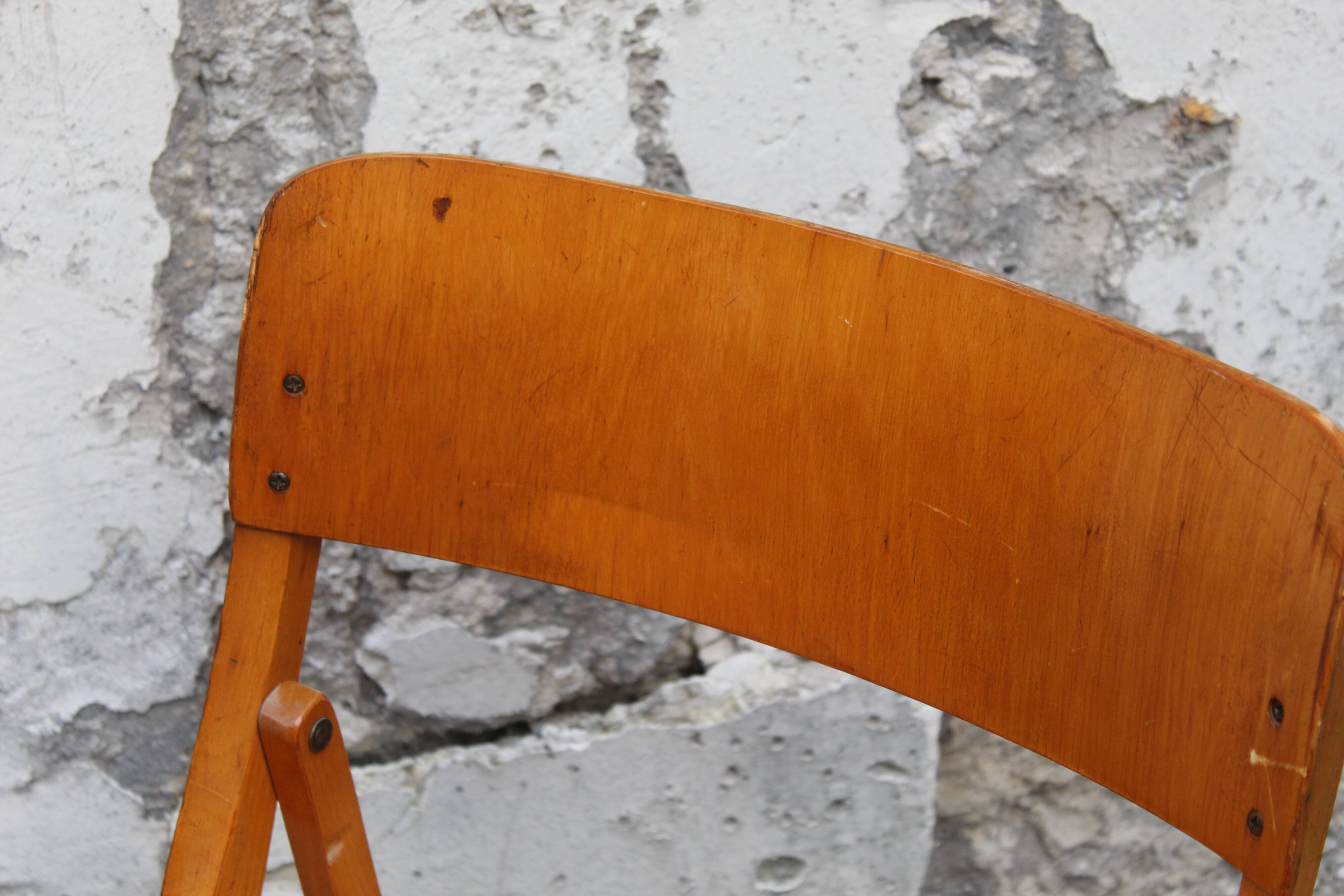 Folding wooden chair