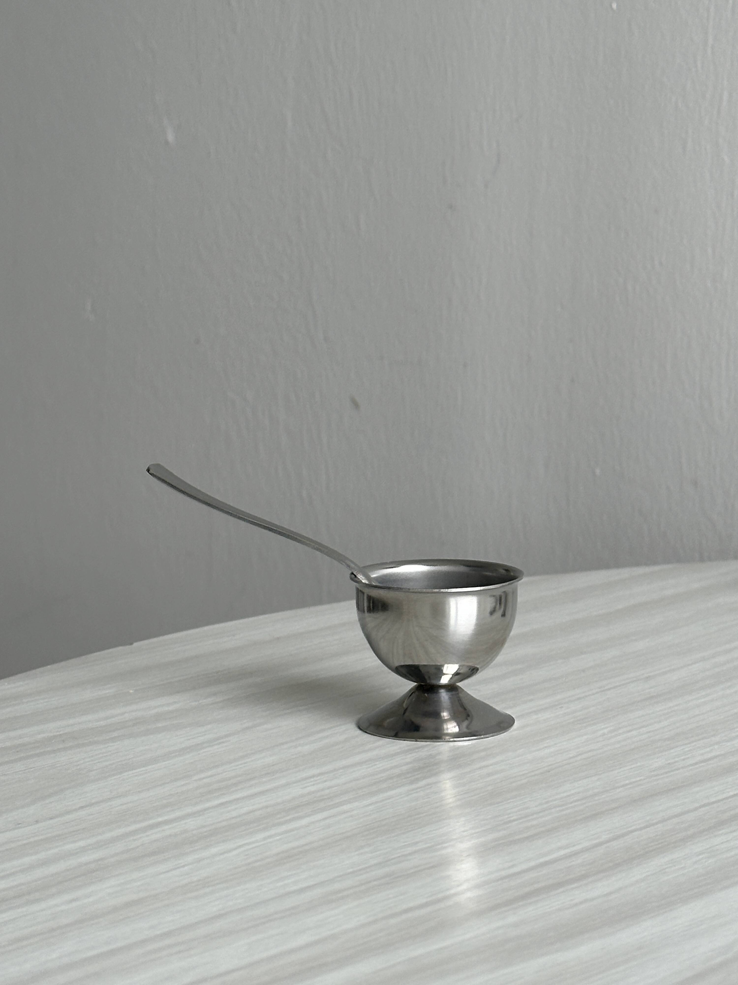 6 silver metal egg cups
