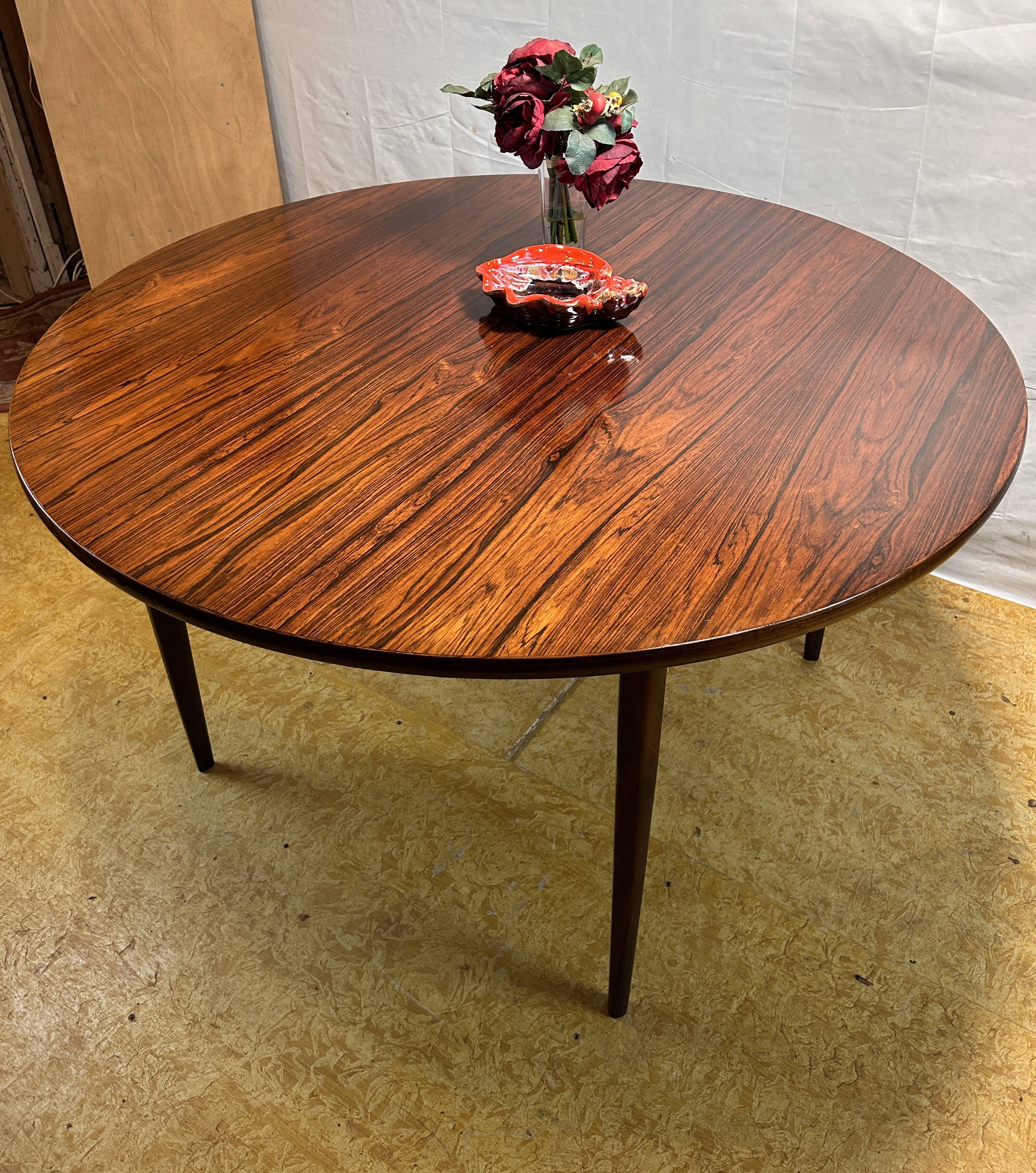 Mid-Century Danish Rosewood Extending Dining Table by Niels Otto Møller for