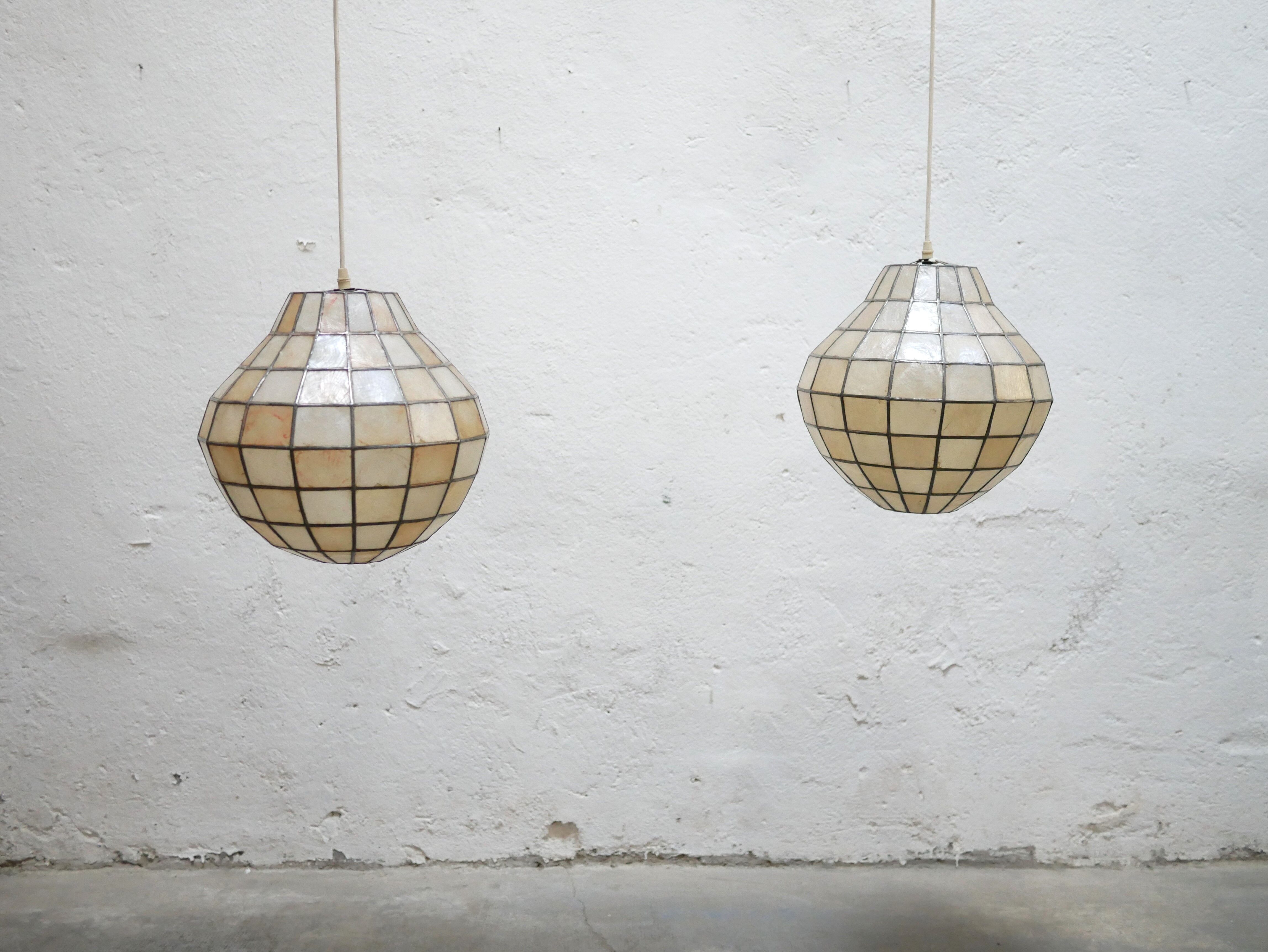 Vintage mother-of-pearl pendant lamp