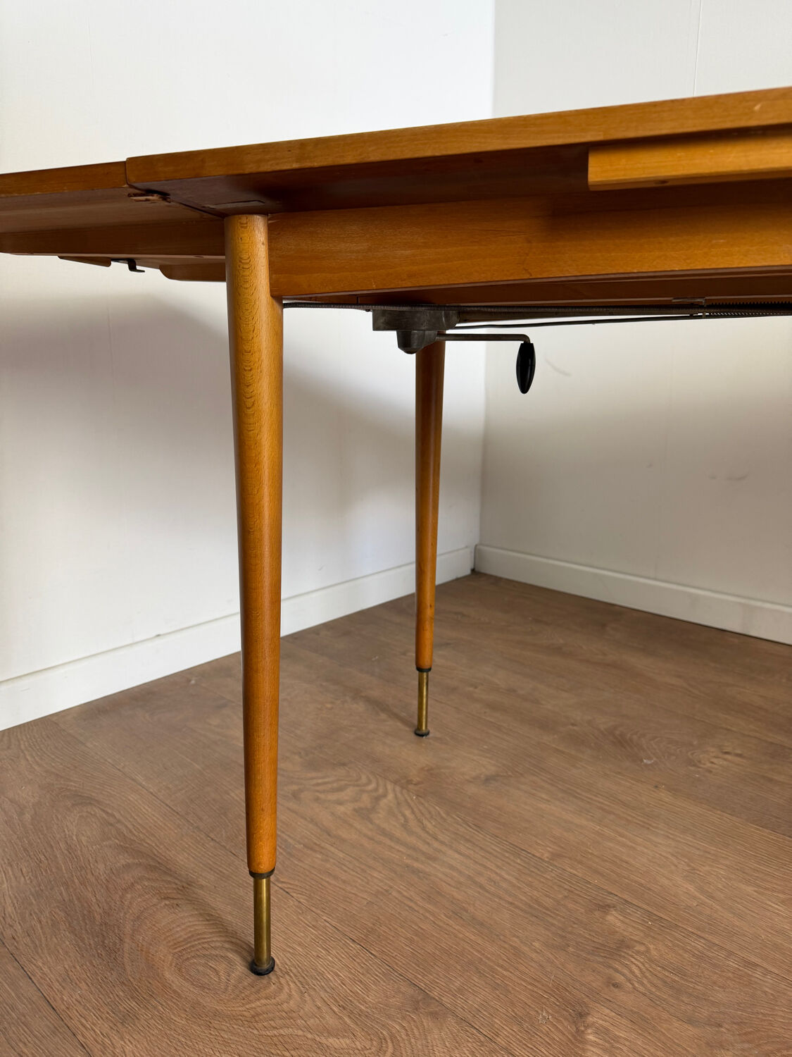 Vintage extendable dining table