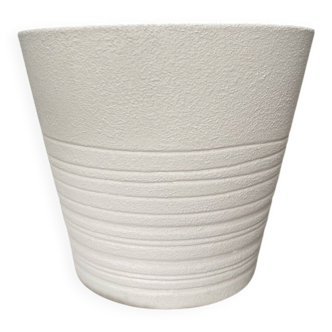 Textured beige cache-pot