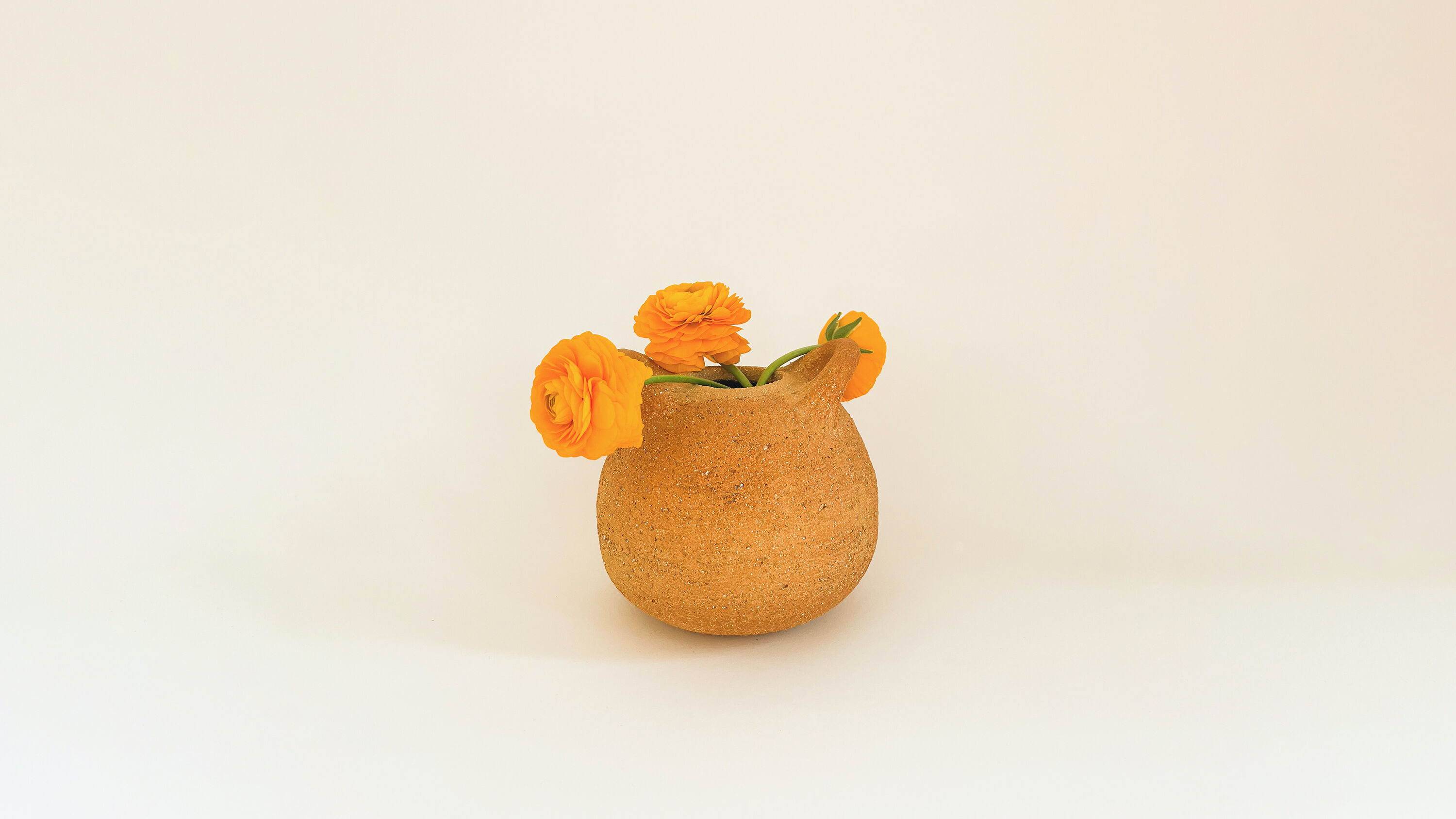 “bouboulita” vase in red sandstone