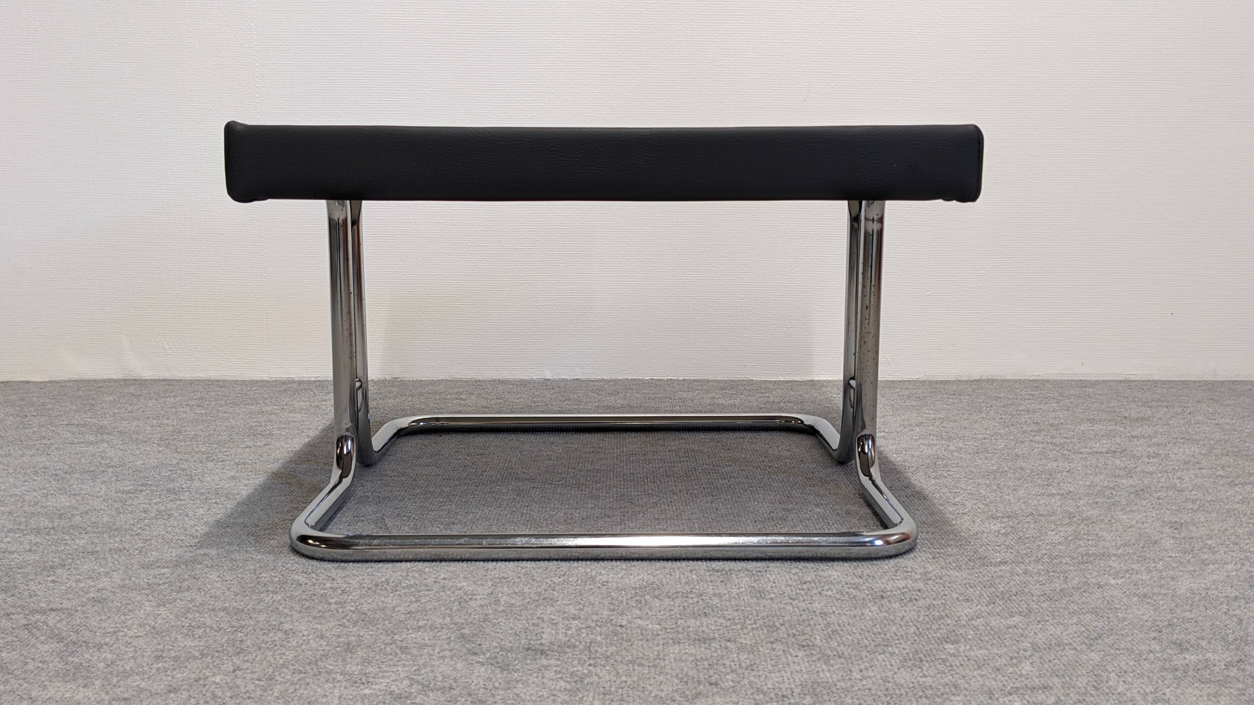 Tubular Space Age coffee table or side table, France circa 1970.